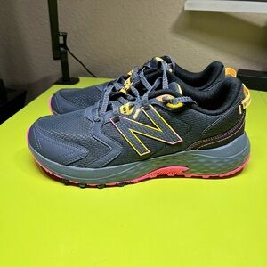 NWOT New Balance Women’s Walking sneakers size 10